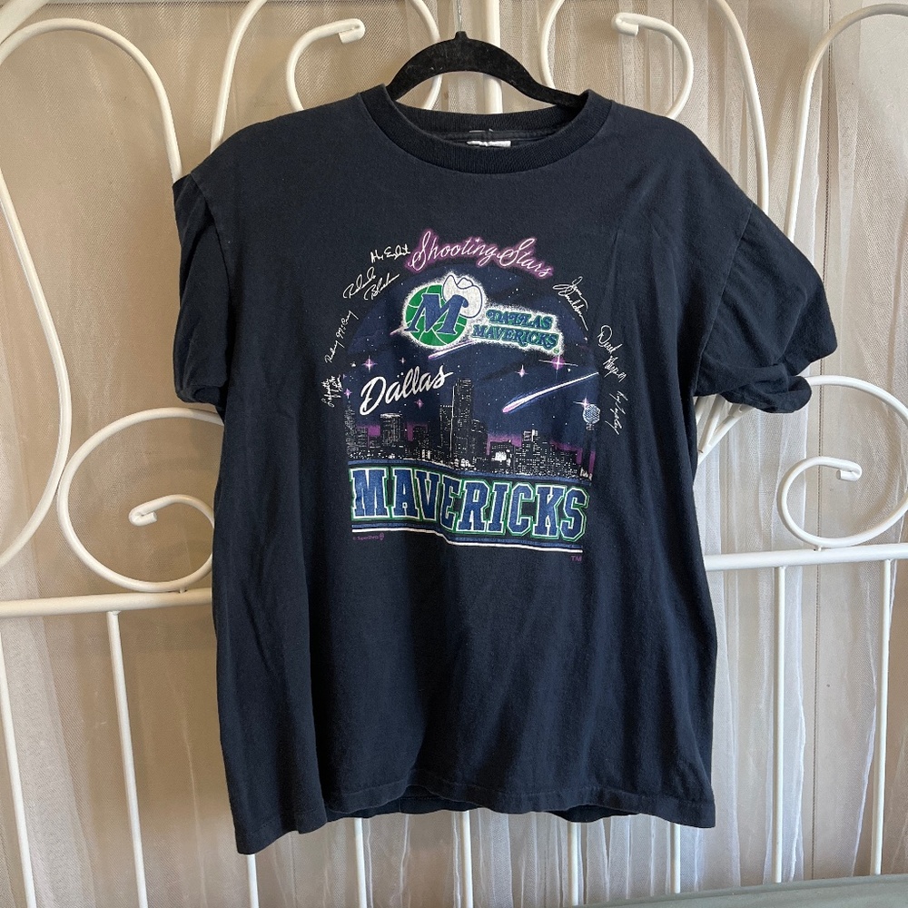 Vintage Dallas Mavericks t shirt